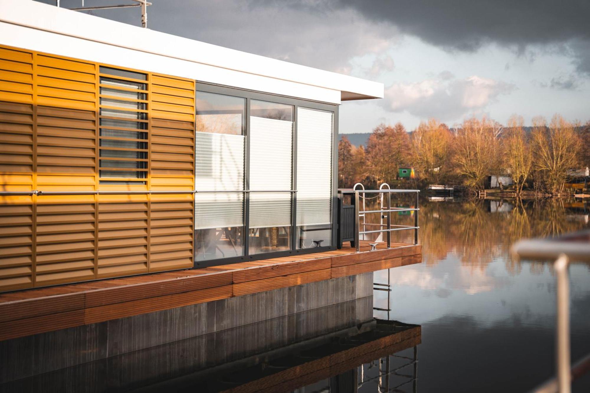 Floatinghouses Weserbergland Holiday home *