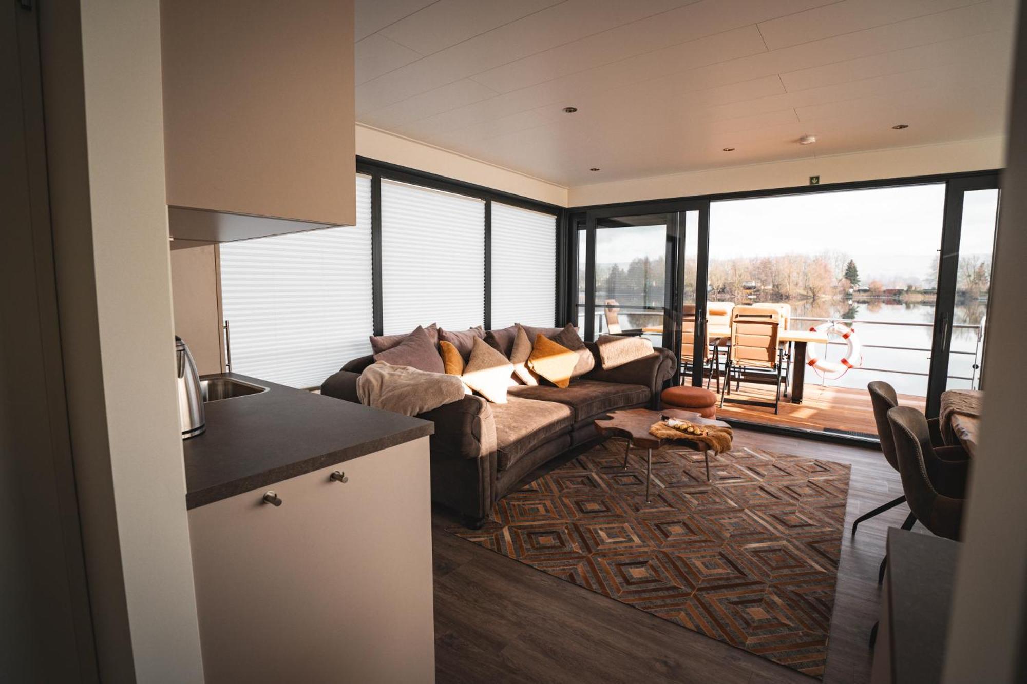 Ferienhaus Floatinghouses Weserbergland *